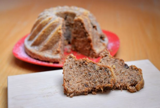 Bundt cake with slices