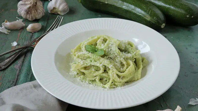 Zucchini pasta dish