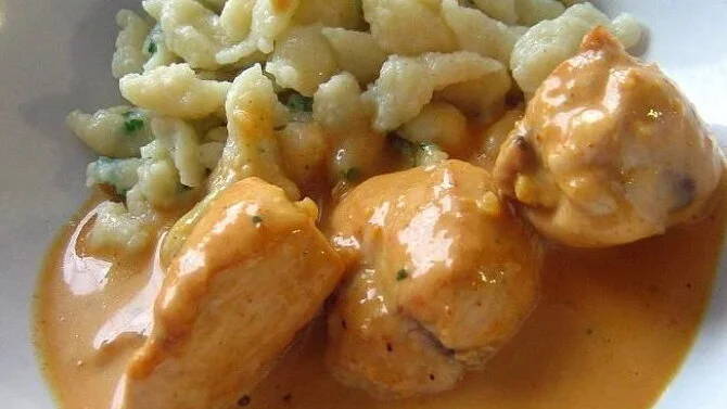 Chicken in cream sauce with dumplings