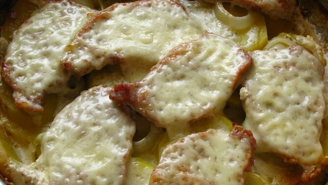Cheese-topped pork chops