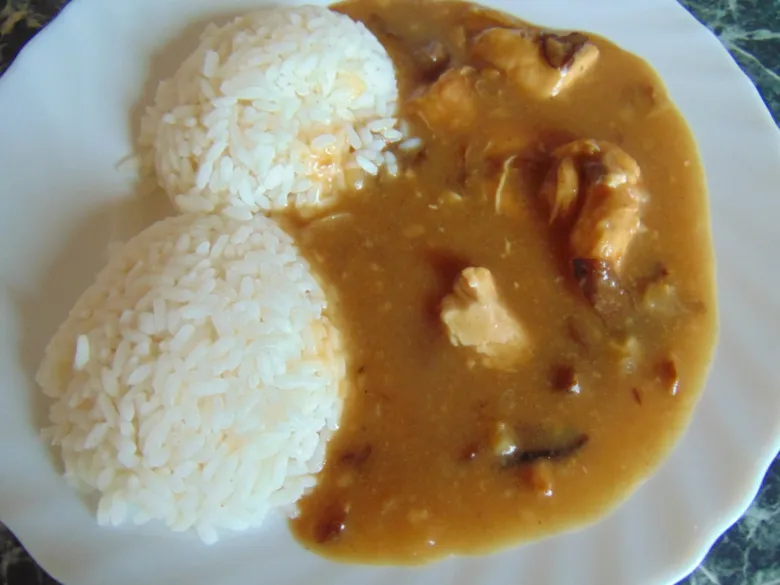 Chicken with mushrooms and rice