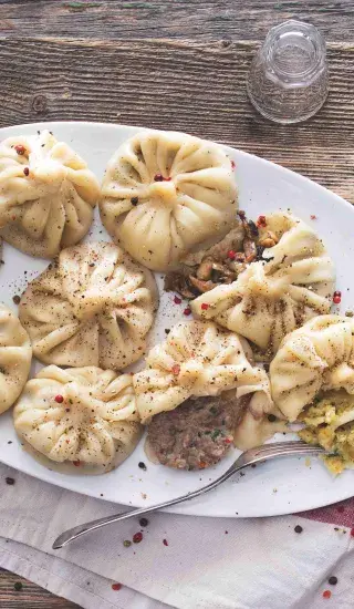 Steamed dumplings with filling