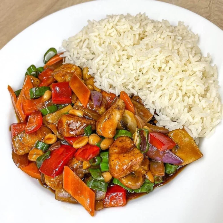 Použitý recept: kuřecí maso na čínu s rýží.