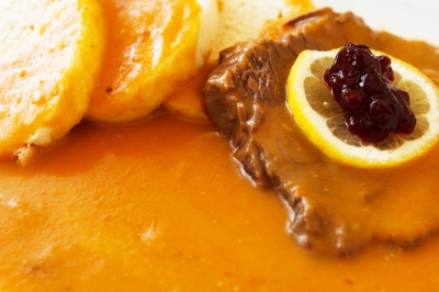 Hot Czech-style fake goulash with meat in rich gravy.