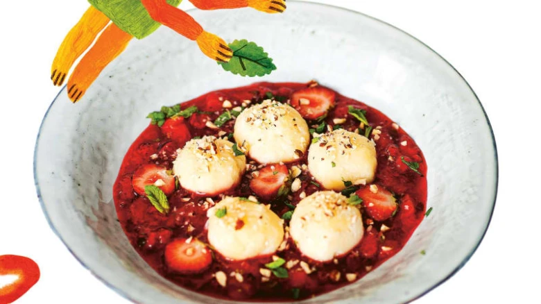 Cheese dumplings with strawberries
