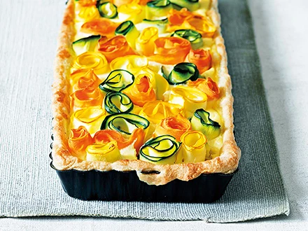 Zucchini tart with vegetables
