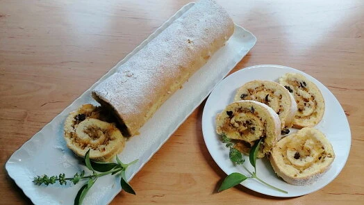 Rolled sponge cake with filling
